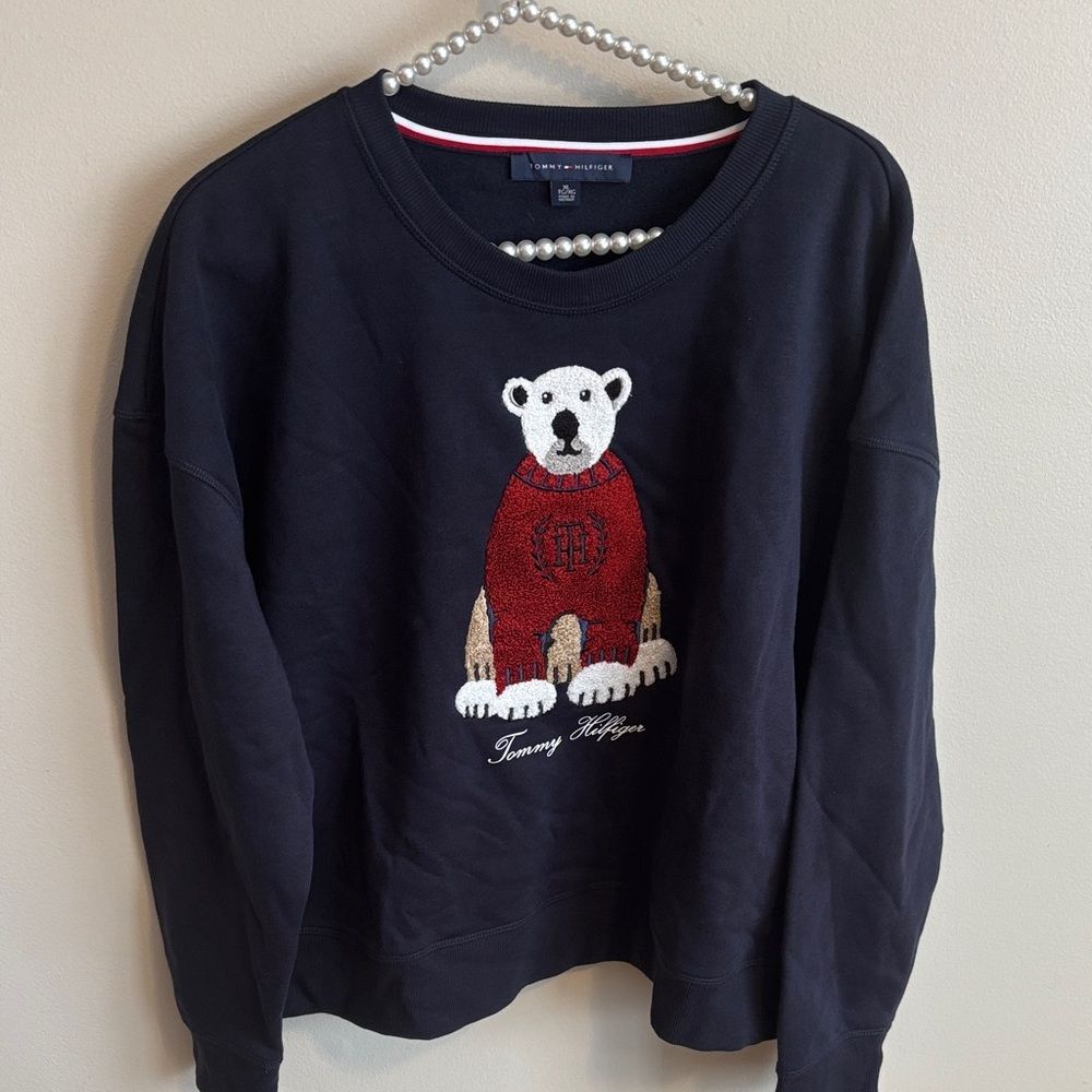 Tommy Hilfiger Navy Sweatshirt with Polar Bear Design size xl